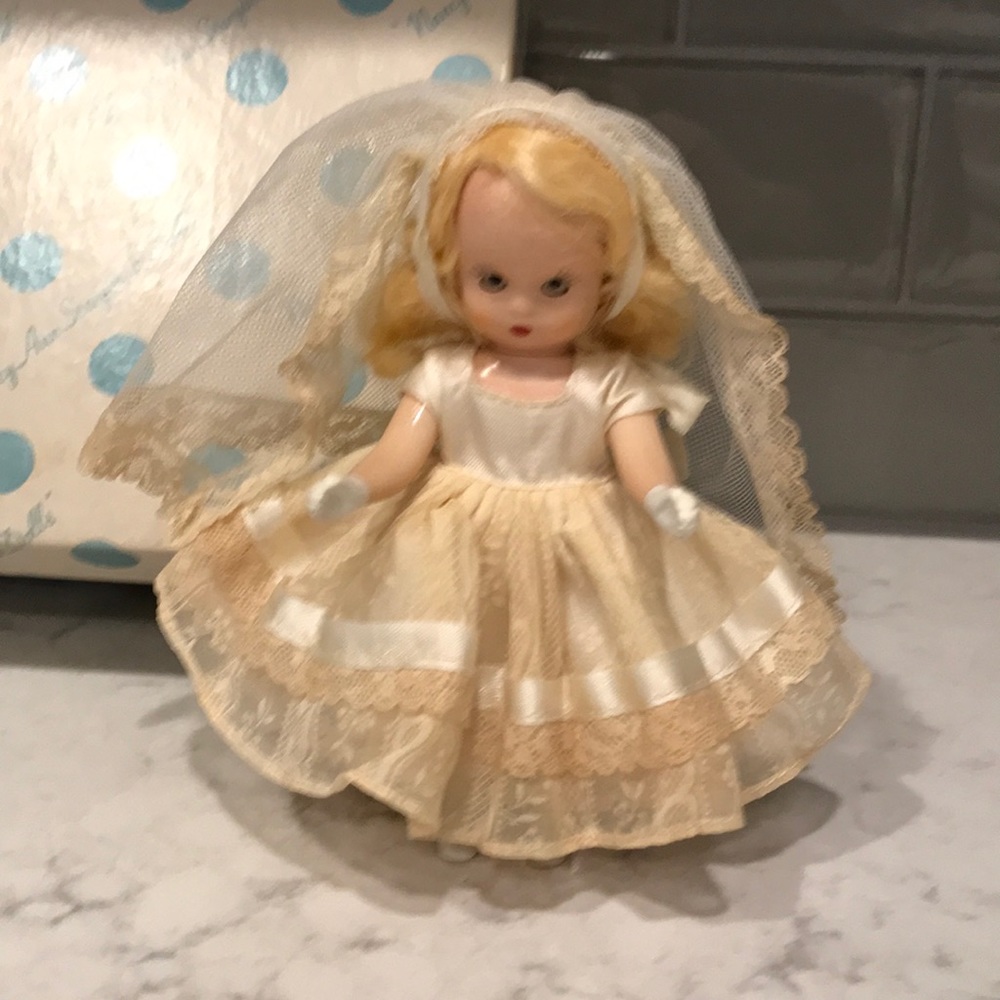 Vintage Nancy Ann Storybook First Communion Doll.
